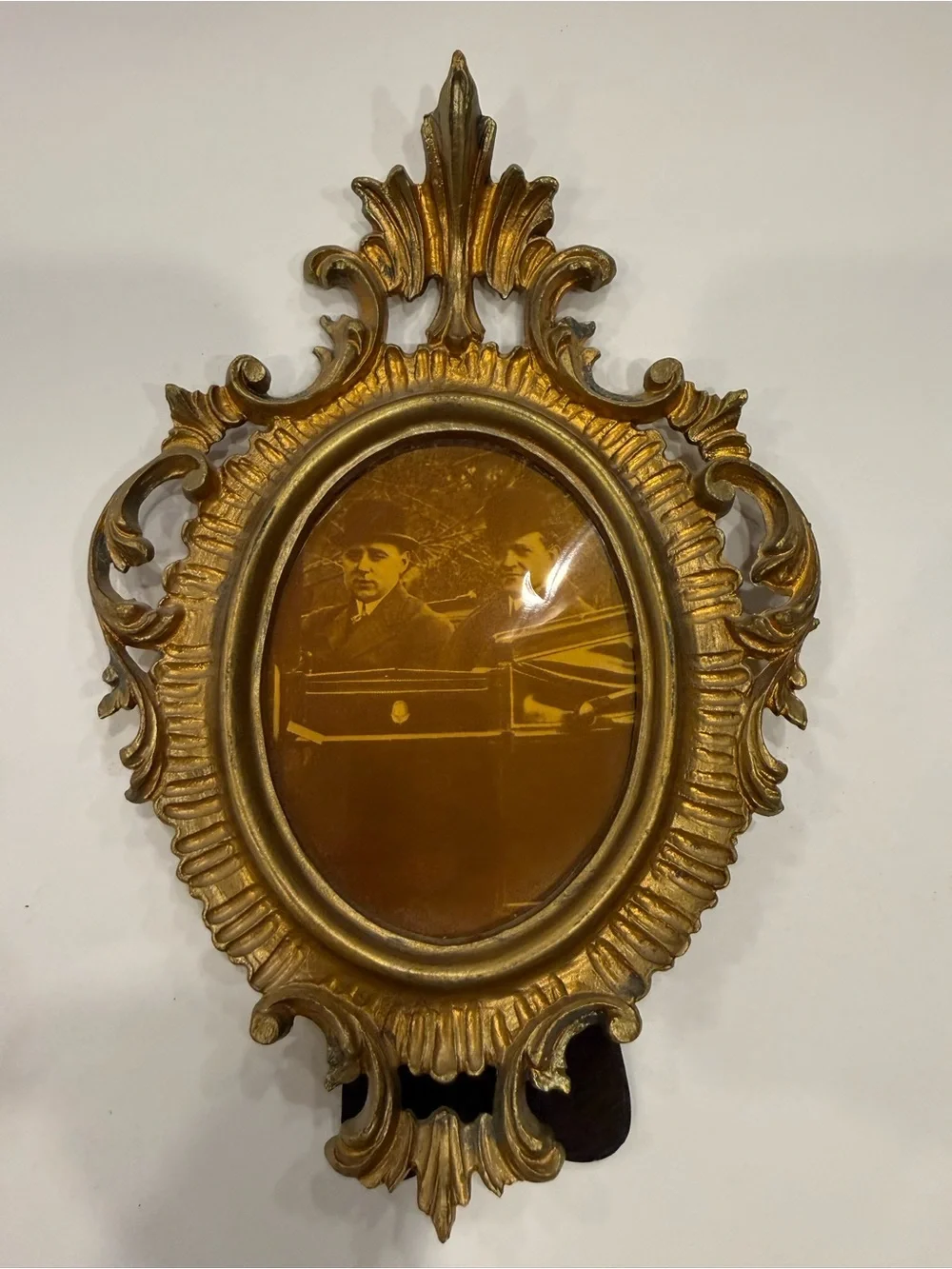 Gold Ornate Oval Wall Frame with Vintage Style Photo